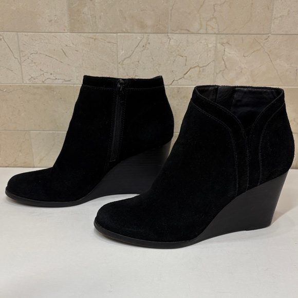 Lucky Brand Black Yamina Suede Ankle Booties, 9 - Picture 2 of 13